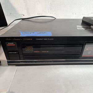 Fisher Studio Standard AD-815 CD Player Black IR Remote Headphone Stereo